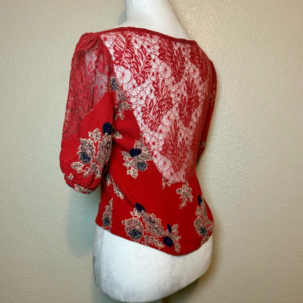 Free People Red Floral Lace Back Puff Sleeve Button Up Boho Top Size Small - Picture 6 of 14